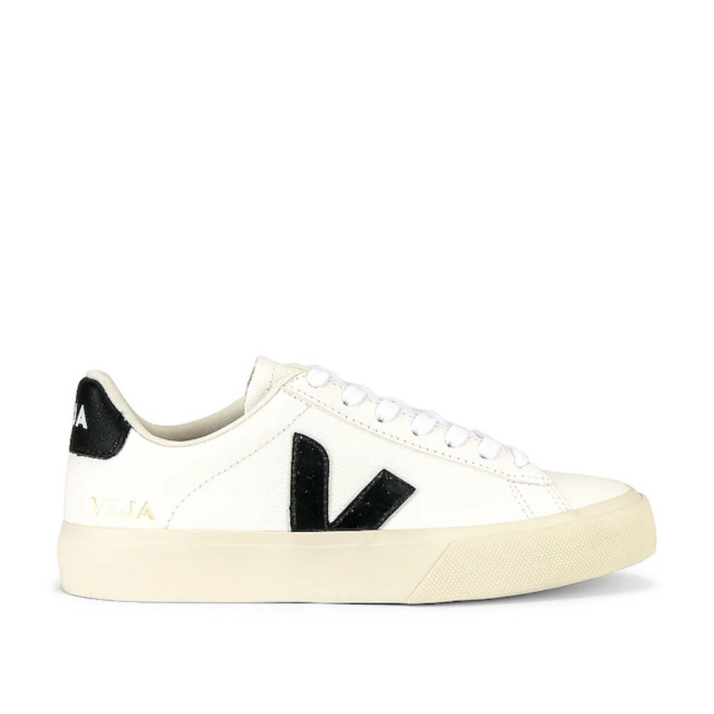 Veja Campo Sneaker in Extra White & Black